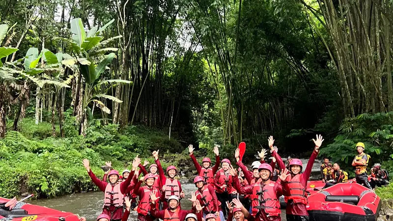 Capacity building KPPBC Bea Cukai Surabaya, rafting Sungai Kromong