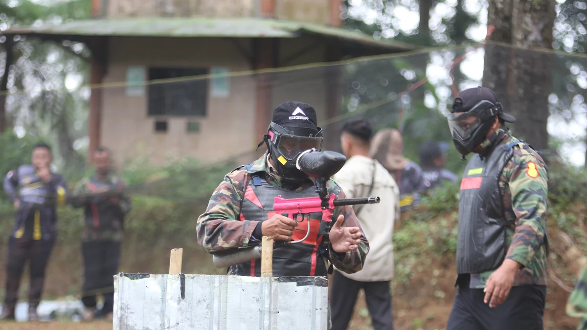 Paintball war game di Pacet Mojokerto bersama TOS Adventure